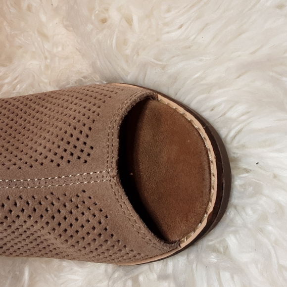 TOMS Desert Taupe Suede Perforated Majorca Peep Toe Ankle Booties - Picture 5 of 11